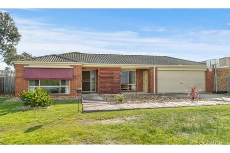 13 Ross Cres, Skye, VIC 3977
