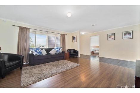 Property photo of 13 Ross Crescent Skye VIC 3977