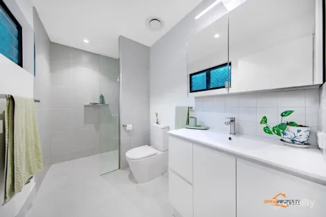 Property photo of 4/80-86 River Avenue Mighell QLD 4860