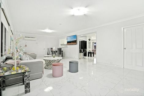 1 Daintree Glen, St Clair, NSW 2759