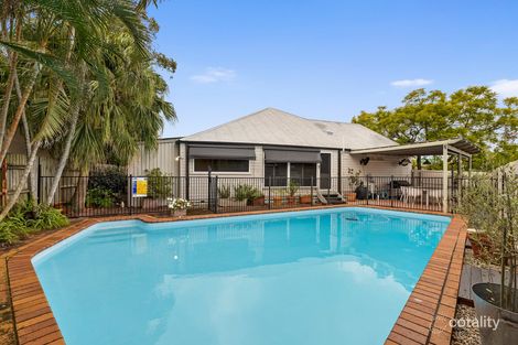 2 Chancellor St, Sherwood, QLD 4075