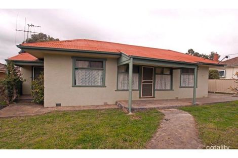 16 Putnam Ave, Strathdale, VIC 3550