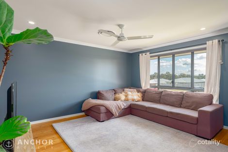 Property photo of 7 Eminent Place Jones Hill QLD 4570