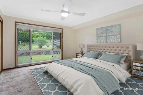 Property photo of 2 Duesbury Crescent Edens Landing QLD 4207