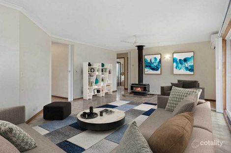 Property photo of 2 Duesbury Crescent Edens Landing QLD 4207