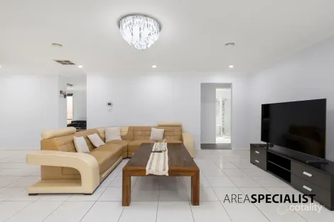 Property photo of 3 Cumberland Drive Pakenham VIC 3810