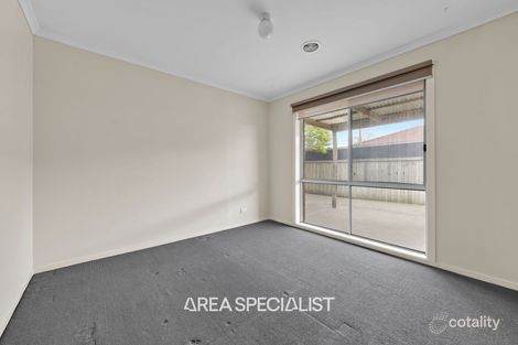 Property photo of 3 Greenmantle Close Cranbourne West VIC 3977