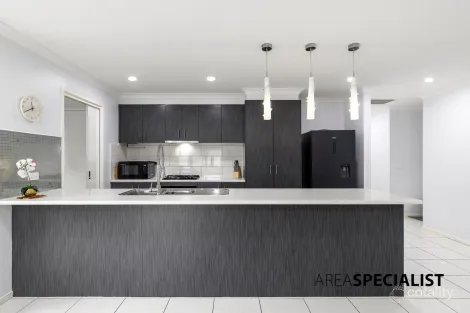 Property photo of 3 Cumberland Drive Pakenham VIC 3810
