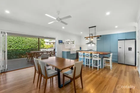 Property photo of 478 Tingal Road Wynnum QLD 4178