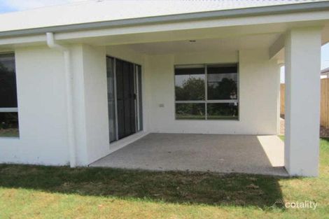 Property photo of 5 Scarborough Circuit Blacks Beach QLD 4740