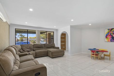 Property photo of 8 Charlotte Crescent Albion Park NSW 2527