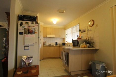 Property photo of 2 Ruffles Court Cranbourne West VIC 3977