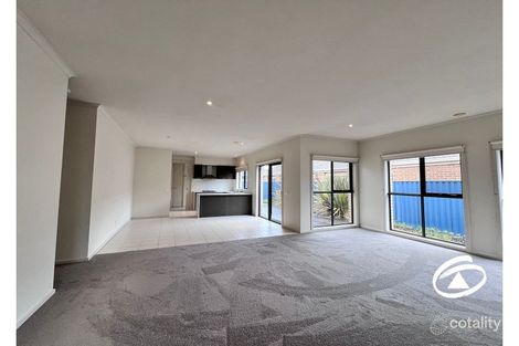 Property photo of 6 Dianella Close Pakenham VIC 3810