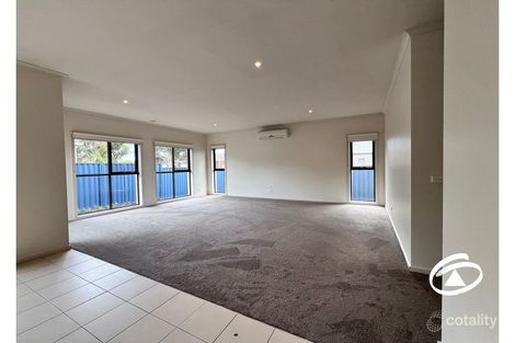 Property photo of 6 Dianella Close Pakenham VIC 3810