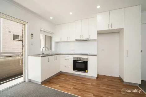 Property photo of 4/14 Westminster Avenue Dee Why NSW 2099