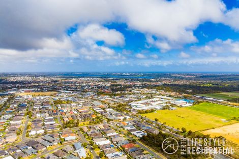 Property photo of 27 Glasshouse Drive Banksia Grove WA 6031