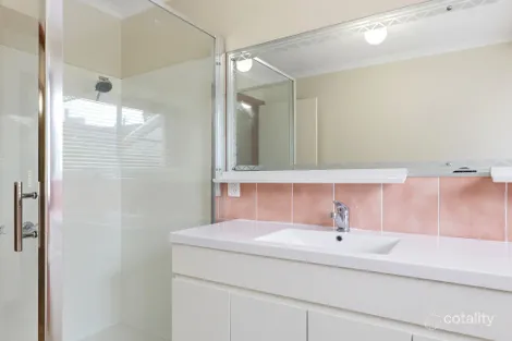 Property photo of 34 Cassowary Avenue Werribee VIC 3030