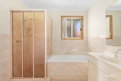 Property photo of 33 Mina Wylie Crescent Gordon ACT 2906
