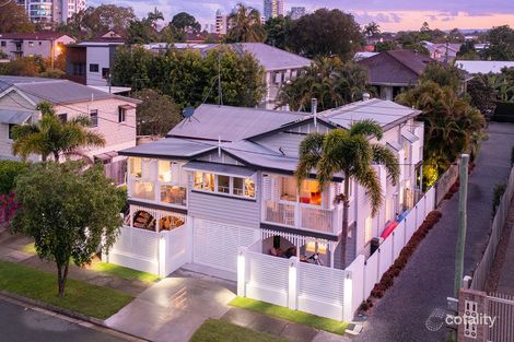 Property photo of 16 Broad Street Labrador QLD 4215