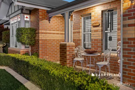 Property photo of 12 Tara Grove Drouin VIC 3818