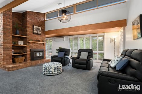 Property photo of 1 Lucern Close Romsey VIC 3434