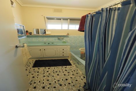 Property photo of 2 Waratah Avenue Murray Bridge SA 5253