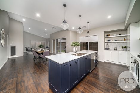 Property photo of 10 Paroo Place Tatton NSW 2650