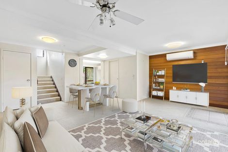 Property photo of 2/52 Carnaby Street Macgregor QLD 4109