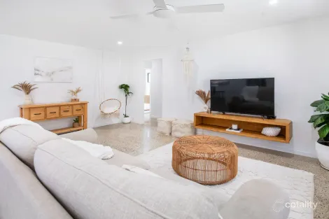 Property photo of 1/4 Chipwood Close Burleigh Waters QLD 4220