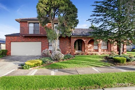 2 Akma Ct, Taylors Lakes, VIC 3038
