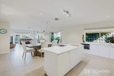 Property photo of 38 Lancefield Circuit Eynesbury VIC 3338
