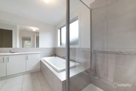 Property photo of 10 Allwood Rise Warrnambool VIC 3280