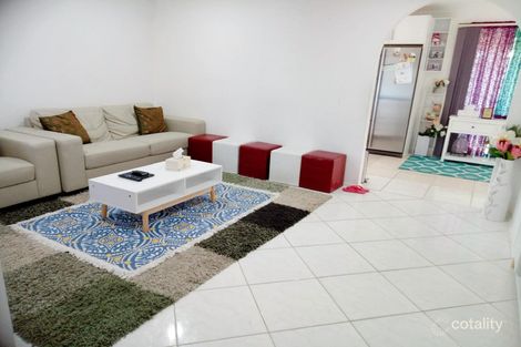 Property photo of 39 Hydrangea Place Macquarie Fields NSW 2564