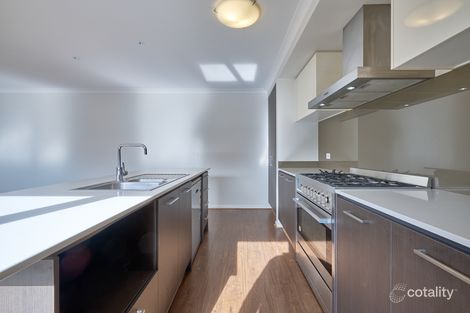 Property photo of 7 Fleuve Rise Clyde North VIC 3978