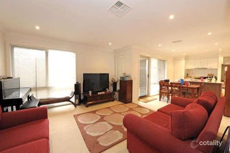 Property photo of 2 Hanrahan Mews Macleod VIC 3085