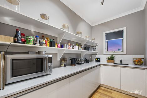 Property photo of 5 Alvis Close Taylors Hill VIC 3037