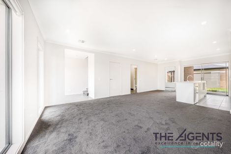 Property photo of 7 Cabin Walk Tarneit VIC 3029