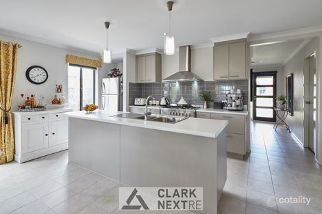 Property photo of 51 Pepper Crescent Drouin VIC 3818