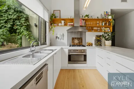 Property photo of 21 Johnson Street Oxley VIC 3678