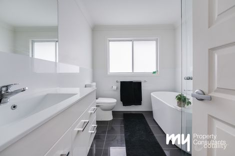 Property photo of 18B Coach Crescent Currans Hill NSW 2567