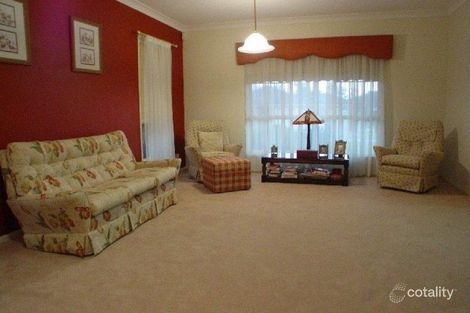 Property photo of 8 Emlyn Place Beaumont Hills NSW 2155