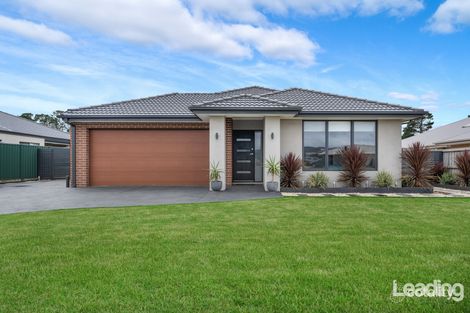 19 Melaleuca Bvd, Romsey, VIC 3434