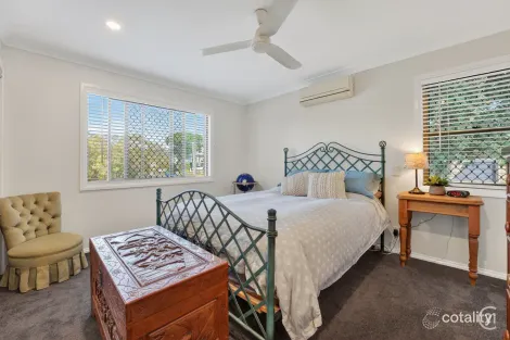 Property photo of 32 Rumsey Drive Raceview QLD 4305