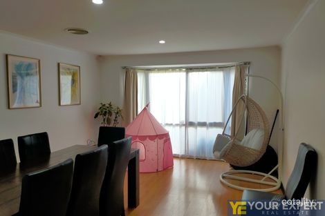 Property photo of 17 Greendale Court Narre Warren VIC 3805