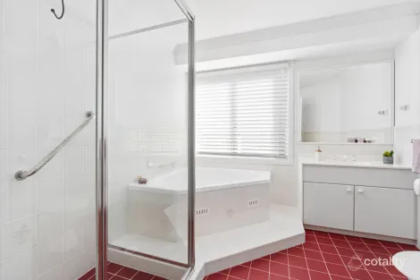 Property photo of 96 Bronzewing Drive Erina NSW 2250