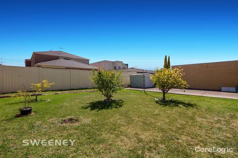 Property photo of 28 Swansea Parade St Albans VIC 3021