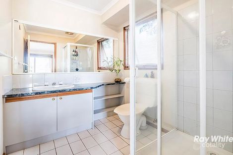 Property photo of 27 Maltravers Crescent Cranbourne North VIC 3977