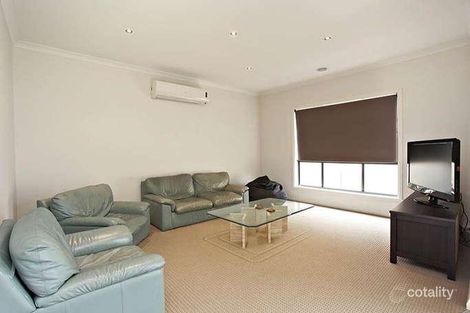 Property photo of 18 Cheviot Drive Truganina VIC 3029
