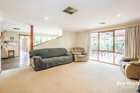 Property photo of 27 Maltravers Crescent Cranbourne North VIC 3977