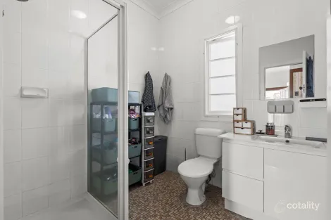 Property photo of 38 Kitchener Street Wynnum QLD 4178